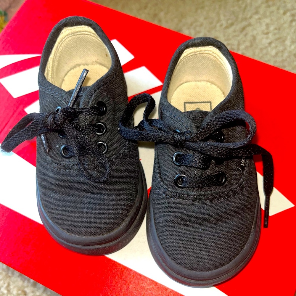 SOLD *** Vans Toddler Shoes Size 4 ***